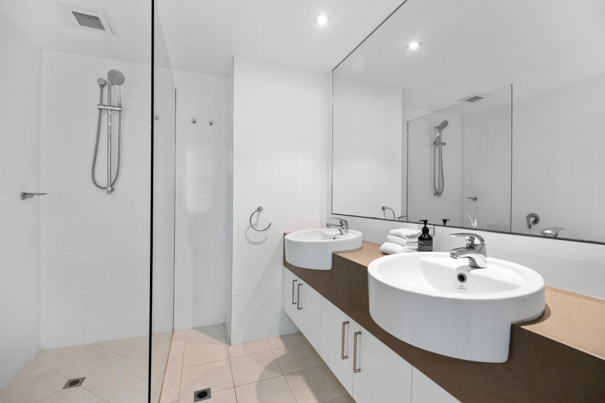 Fairshore 12: Absolute Beachfront, Direct Beach & Pool Access Noosa Heads Exterior foto