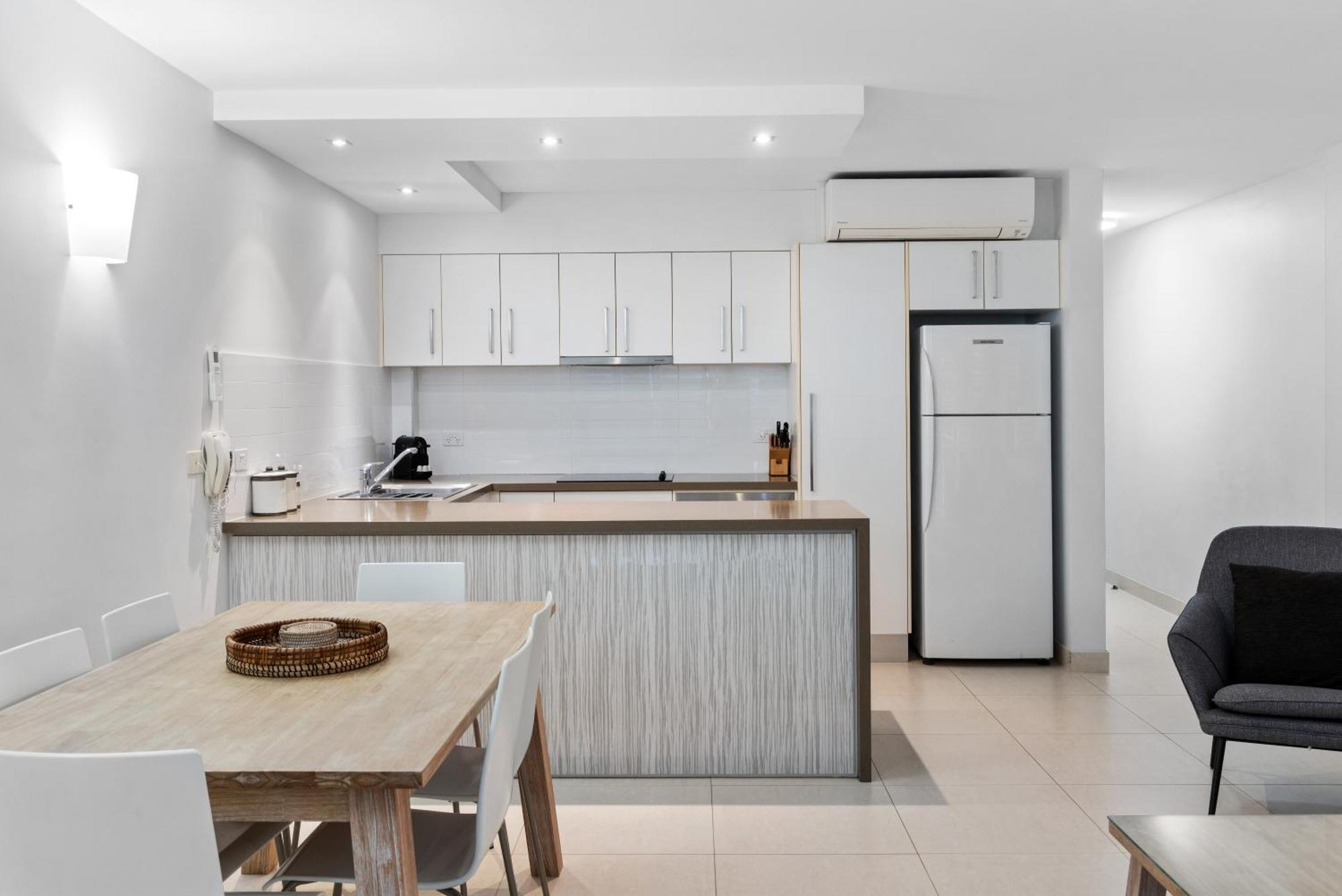 Fairshore 12: Absolute Beachfront, Direct Beach & Pool Access Noosa Heads Exterior foto